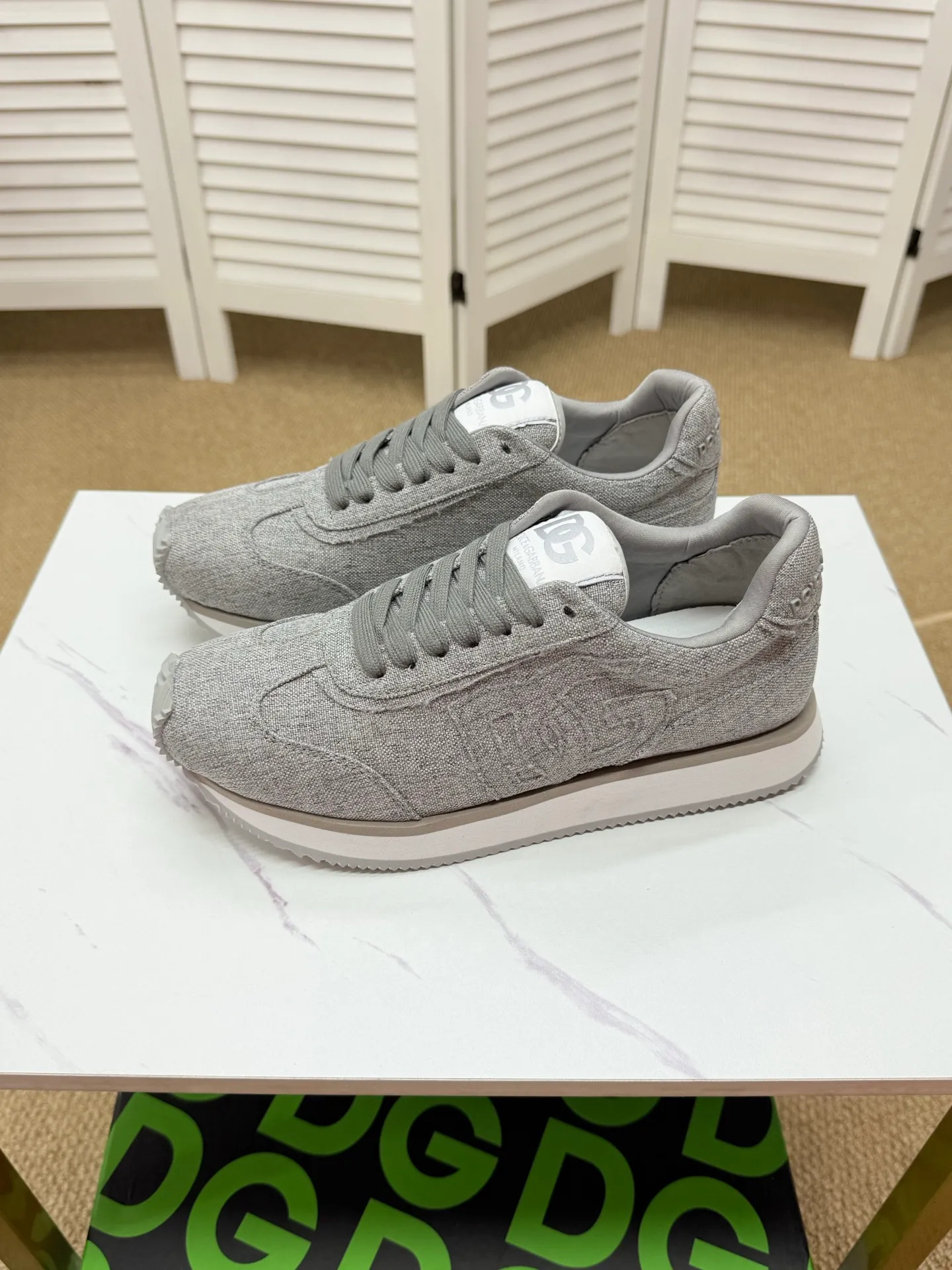 Men's clothing and shoes 230. The latest sports and casual shoes for couples (DG) are fashionable and versatile, and can add luster to various looks. Create an exquisite design with unique dynamic vitality and modern atmosphere, showing modern elegance. Size: 36-46 (45 and 46 are custom-made and cannot be returned or exchanged) Se